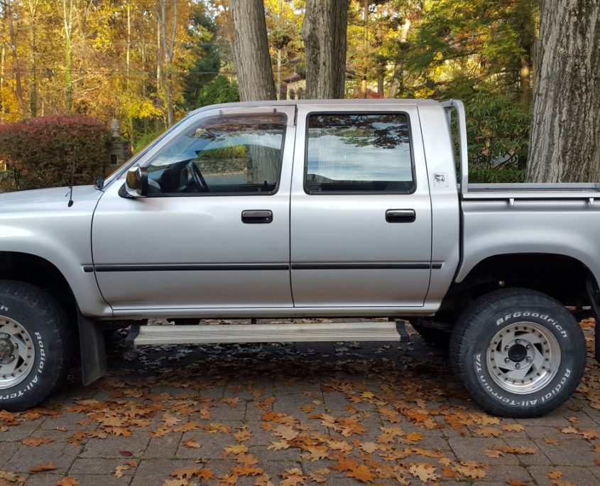 1989 Toyota Hilux Pickup Crew Cab - OttoEx